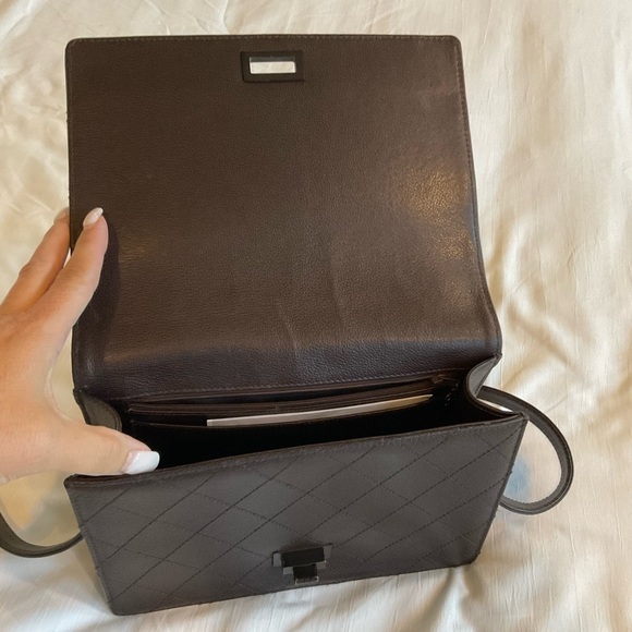 Chanel chocolate brown vintage caviar leather  with convertible strap - Picture 16 of 16